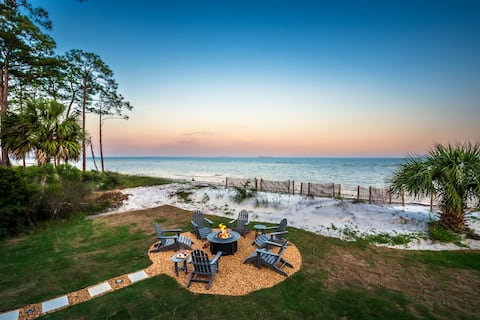 Salty Pines - Private Beachfront, Pool, & Fire Pit