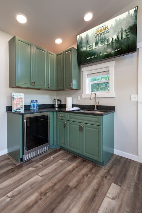 Popular Airbnb listing: Urban Woods Cabin | Luxury Near Glacier NP in Columbia Falls