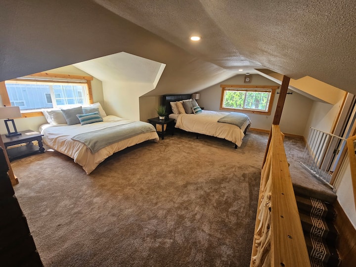 2 מיטות קווין סייז בלופט הפתוח