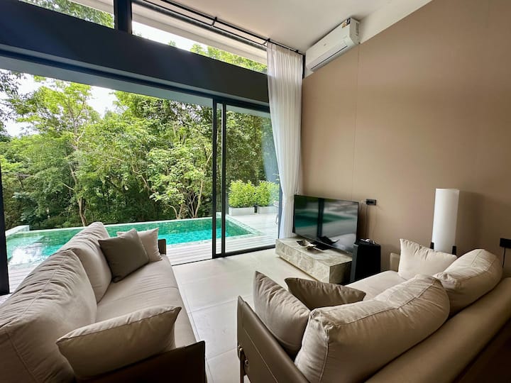 POSH VILLA 1, jungle view, pool