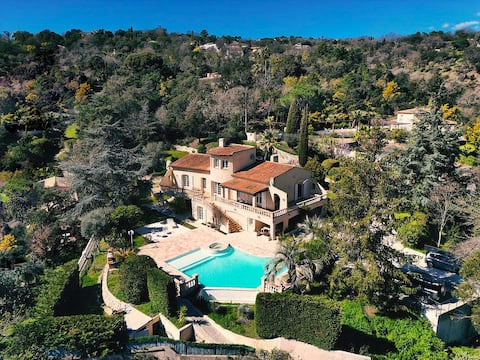 L'Orée Divine • Luxury Provençal Villa with Pool, Gym, and A/C