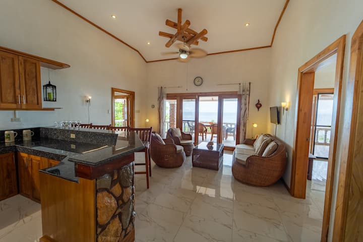 Cliffvue Homestead — West House - Lazi