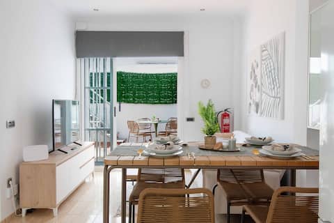 House with BBQ and hammocks 100 meters from the beach