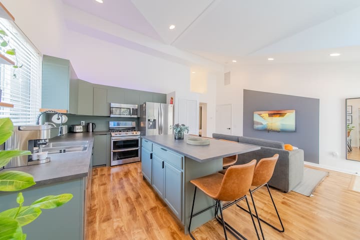 Steps to the Beach | Modern 2BR Family Friendly