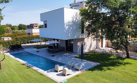 *Gorgeous Sunset Villa With Heated Pool*