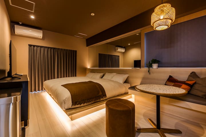 2BR Luxury Apt | 45㎡ | 6F | 2min to Subway