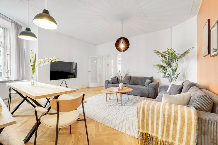 Stylish flat – 200m² of comfort gallery image 3