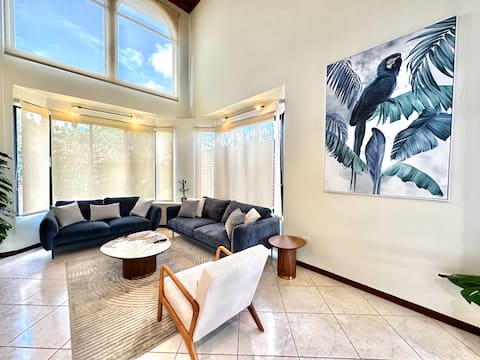 Stunning 5BR Villa with private Pool in Escalón