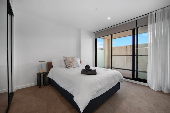 Dormitorio espacioso y acogedor