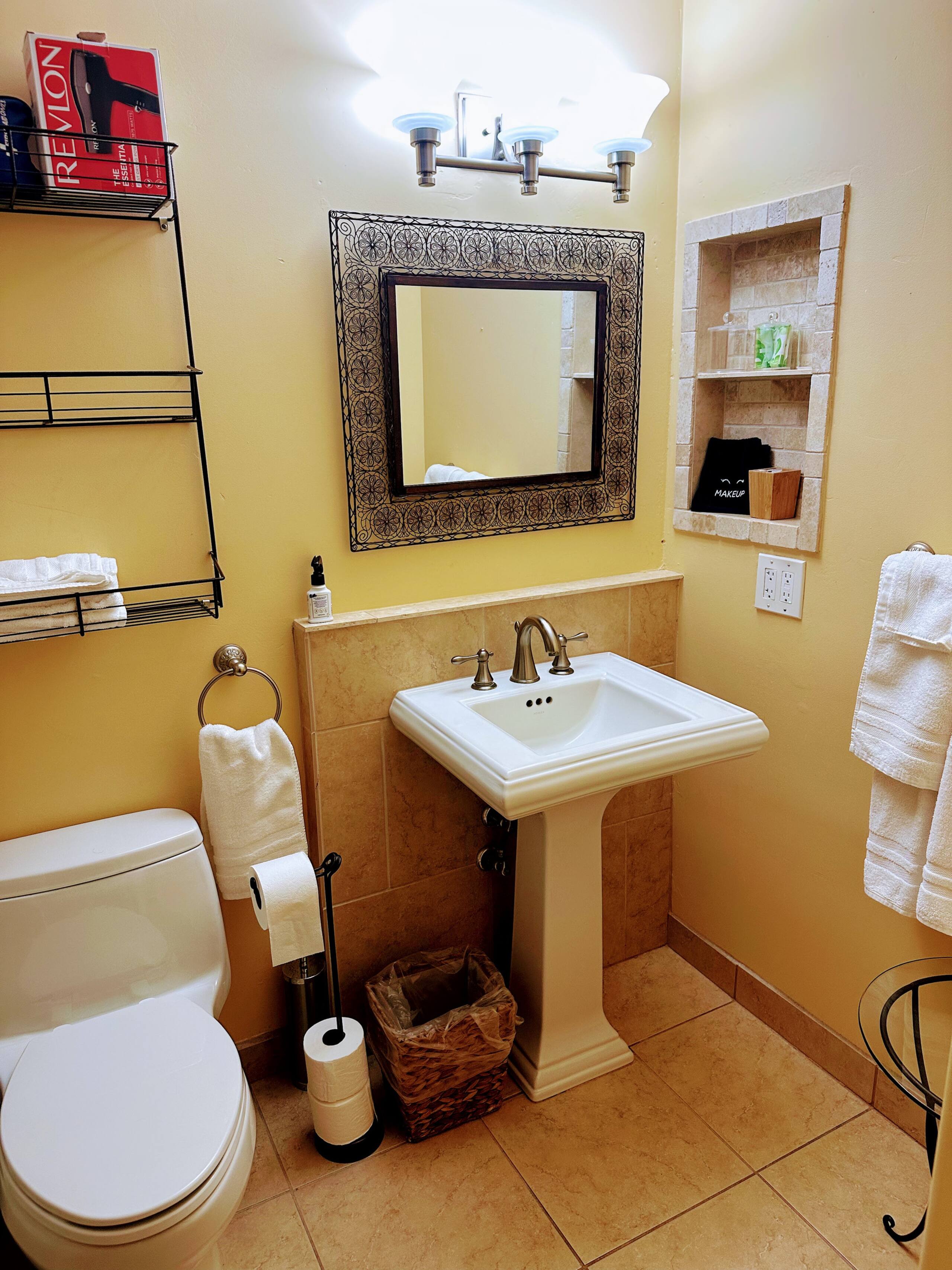 Condo in Wailuku · ★4.73 · 1 bedroom · 1 bed · 1 bath - Image 11