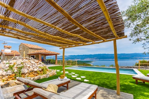 Holiday Home Villa Mare with Pool &5,000 m² Garden