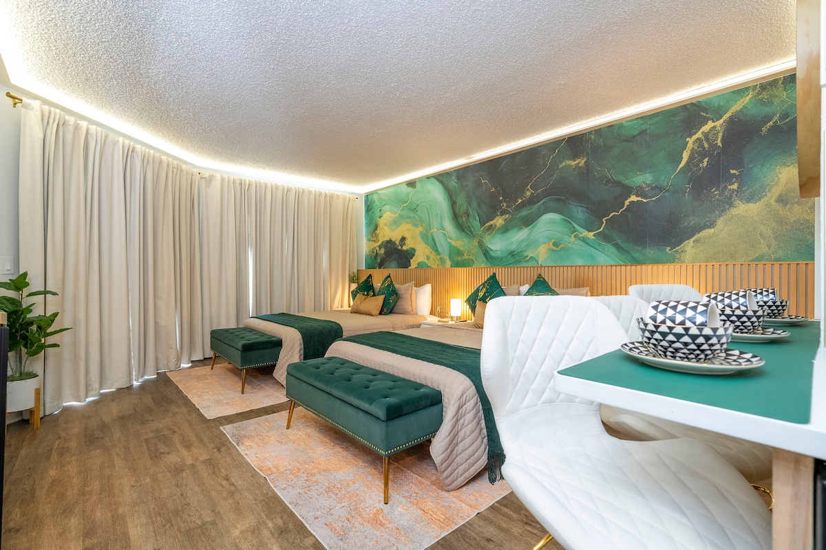 Стая с 2 легла Queen size, 1 детско креватче, Wi-Fi, телевизор