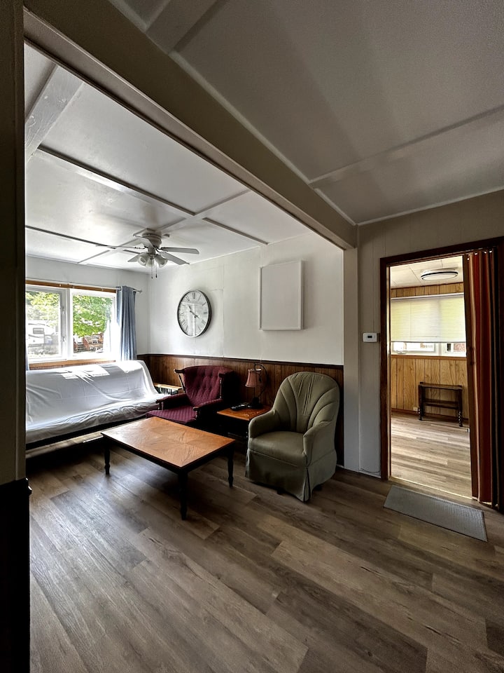 Deluxe 2-bedroom Cottage At Caygeon Cove - Bobcaygeon