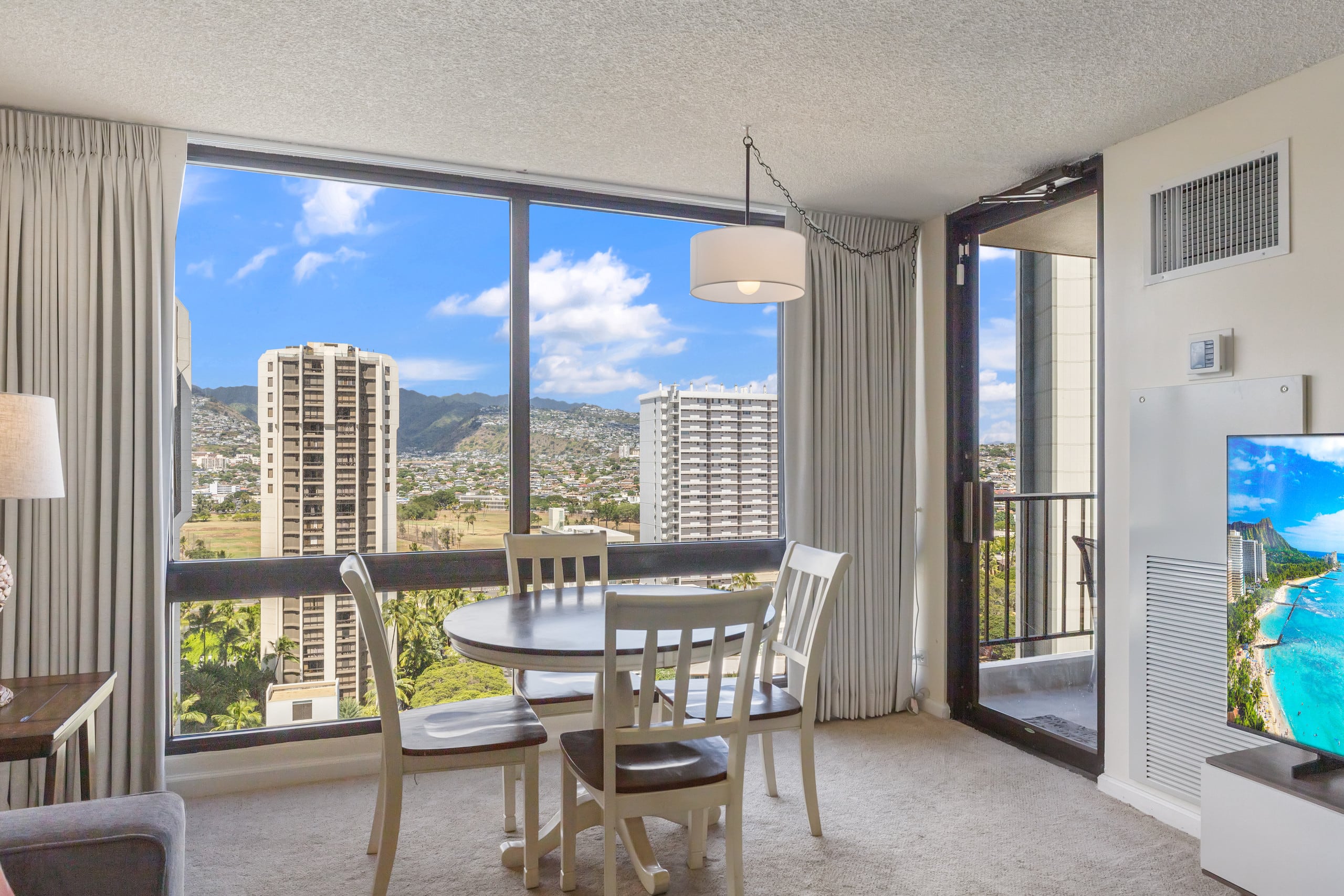 Hotel in Honolulu · ★4.75 · 1 bedroom · 1 bed · 1 private bath - Image 6