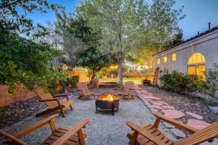 Luxe 6Br Home Large Pool & Grassy Yard RV Parking gallery image 3