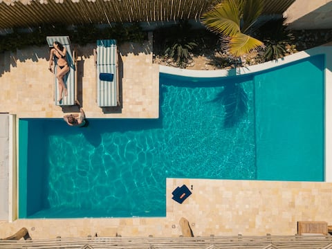 Aviva, 2BR Private New Designer Villa with Pool