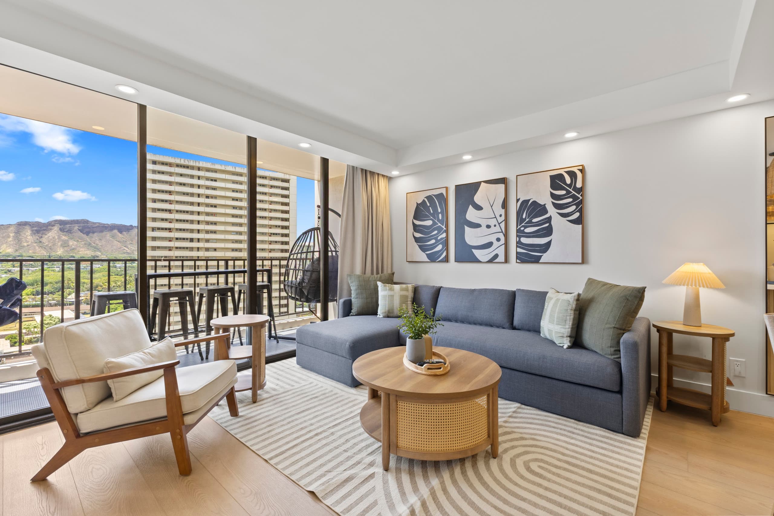 16FL-Upscale Chic Waikiki Banyan 1BR-Free Parking - Image 8
