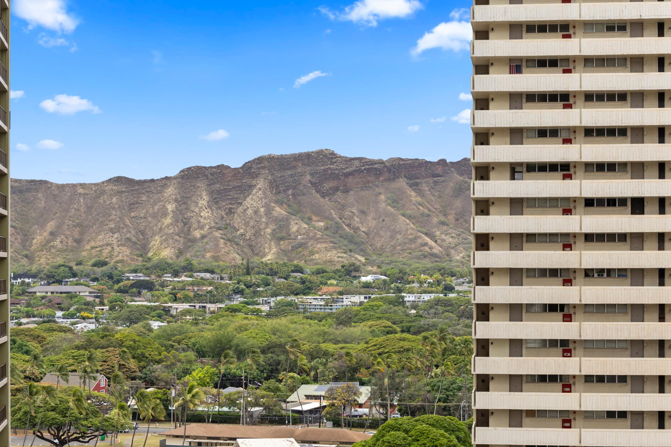 16FL-Upscale Chic Waikiki Banyan 1BR-Free Parking - Image 43