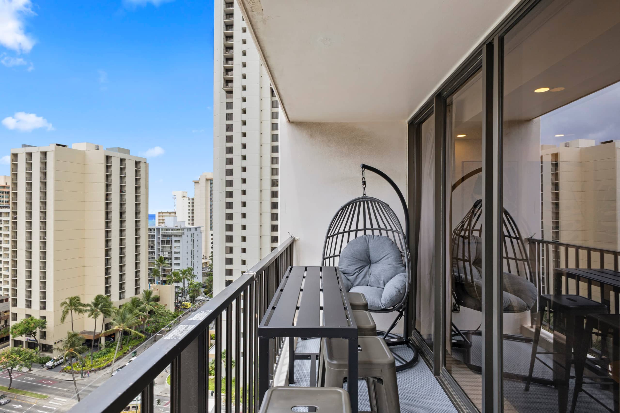 16FL-Upscale Chic Waikiki Banyan 1BR-Free Parking - Image 42