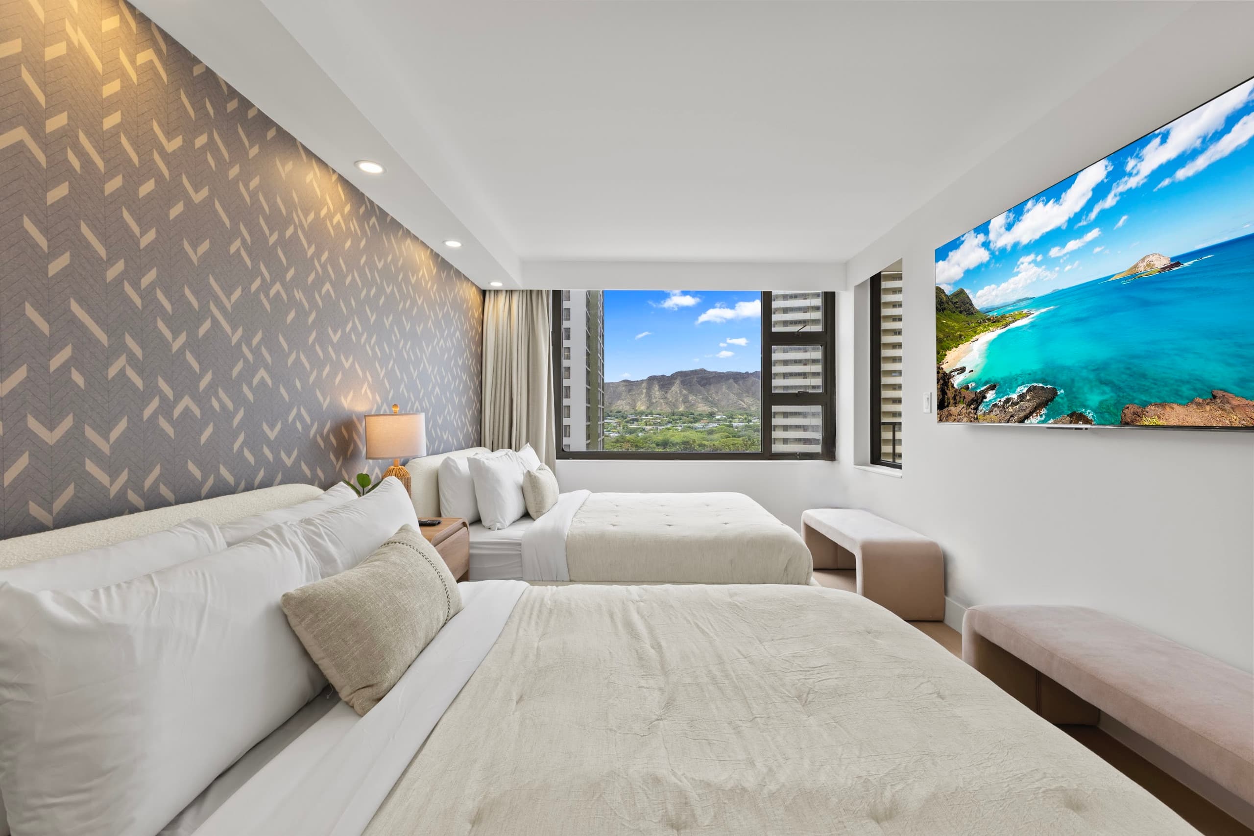 16FL-Upscale Chic Waikiki Banyan 1BR-Free Parking - Image 31