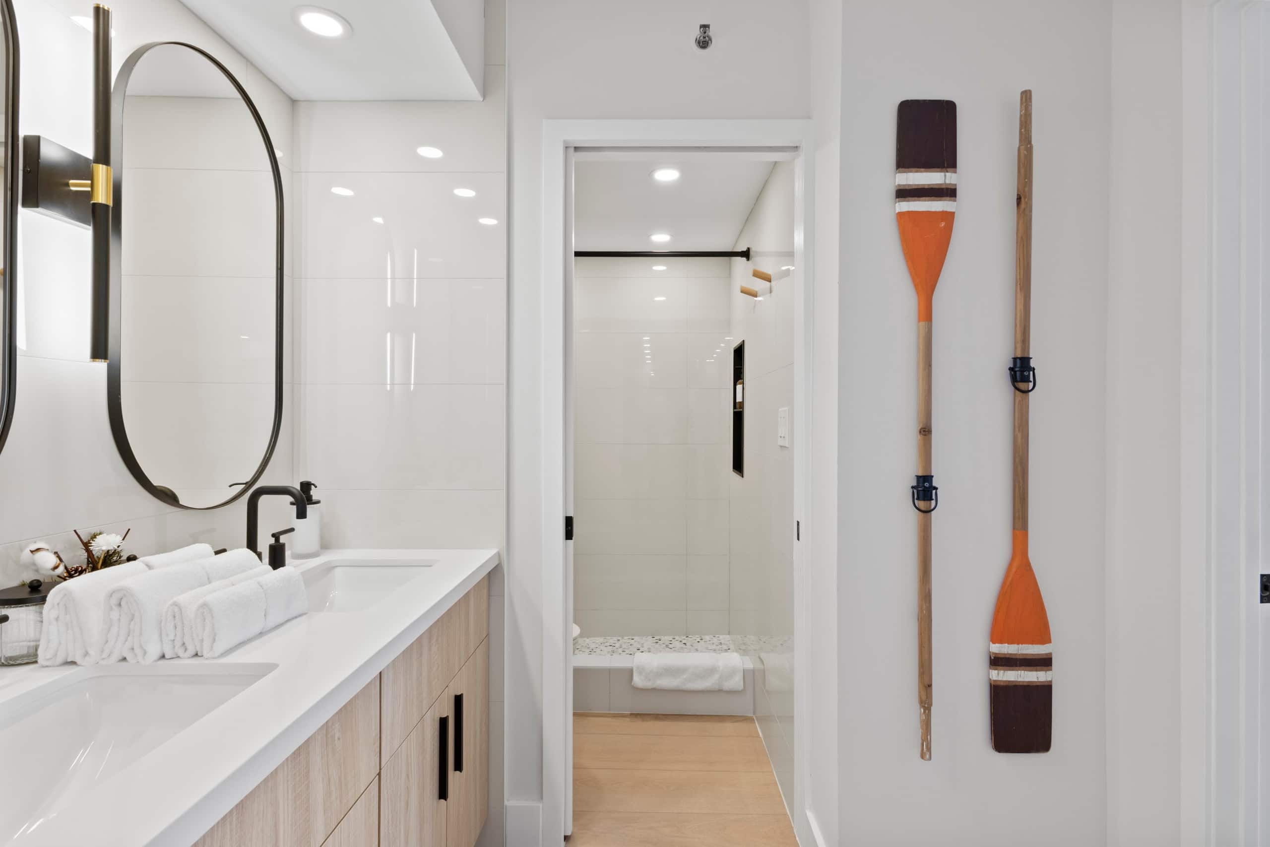 16FL-Upscale Chic Waikiki Banyan 1BR-Free Parking - Image 33