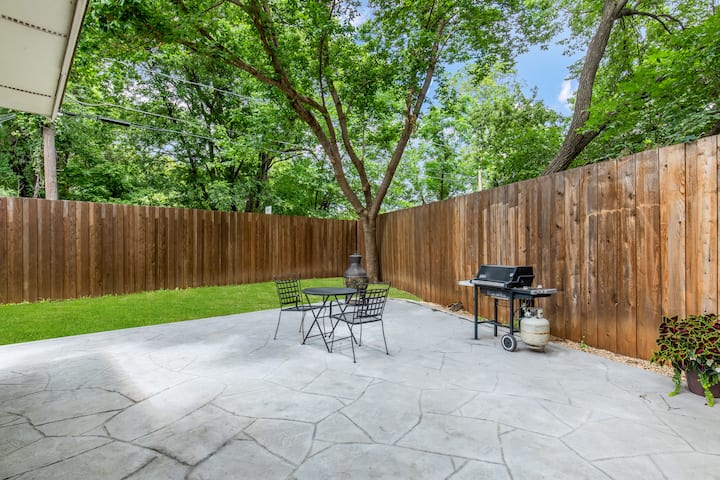 <1 Mile To At&t Stadium  Cozy Arlington Retreat - Arlington, TX