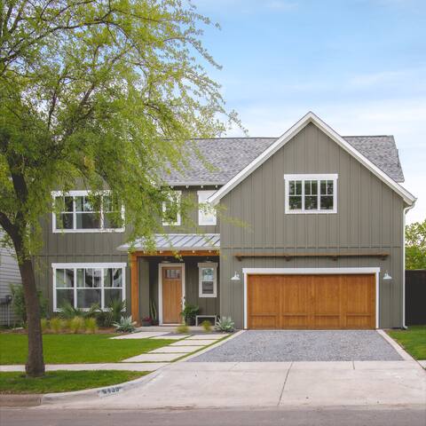 Designer Retreat w/Heated Pool gallery image 4