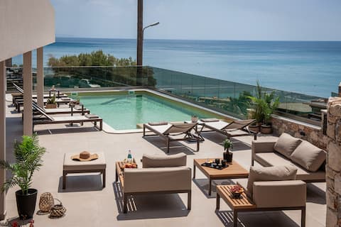 Beachfront, Daily Cleaning & CretanMeals by etouri