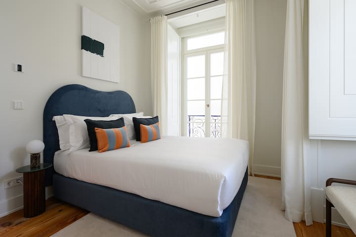 Chic Alfama Stay /2 bedrooms & 1 bathroom
