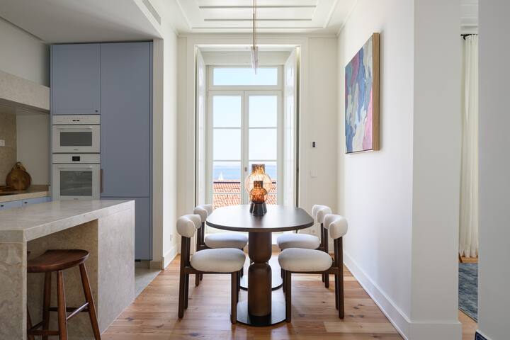 Chic Alfama Stay /2 bedrooms & 1 bathroom gallery image 2