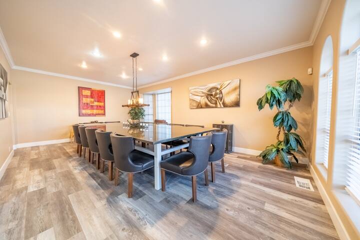 Big 11BR | Pool + Hoops + Volley gallery image 5