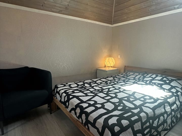 საძინებელი 4