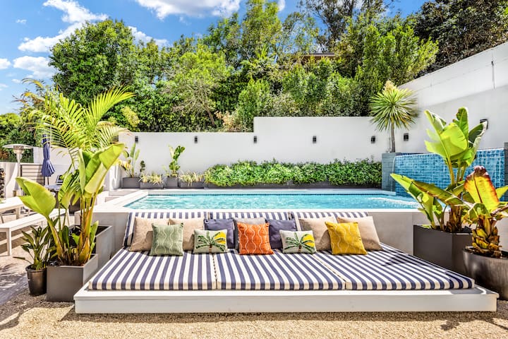 Hollywood Hills Dream Pool Villa & Iconic Location