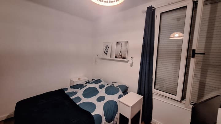 Habitación grande > 15m² + escritorio
Gran habitación > 15m² + escritorio