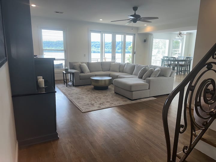 Best River View In Prospect! 20% Off Summer Stays! - Charlestown, IN