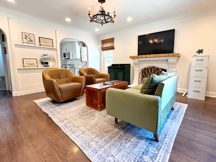 Gorgeous Spanish Farmhouse! - Santa Clarita, CA
