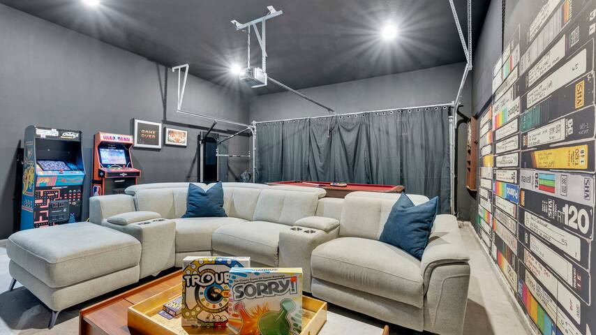 3BR Spa + Hot Tub + Game Lounge gallery image 5