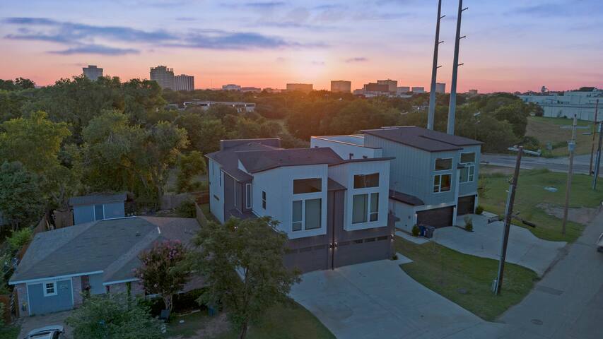 3BR Spa + Hot Tub + Game Lounge