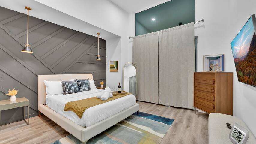 3BR Spa + Hot Tub + Game Lounge gallery image 2