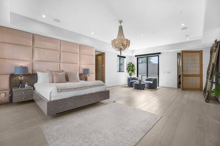 Upscale Encino Getaway w/ Sport Court, Pool & Spa