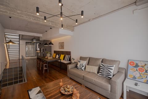 Designer Townhouse|3BR/4BA|near BTS+Free pick up