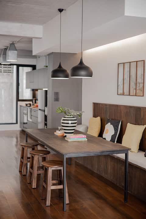 Designer Townhouse|3BR/4BA|near BTS+Free pick up