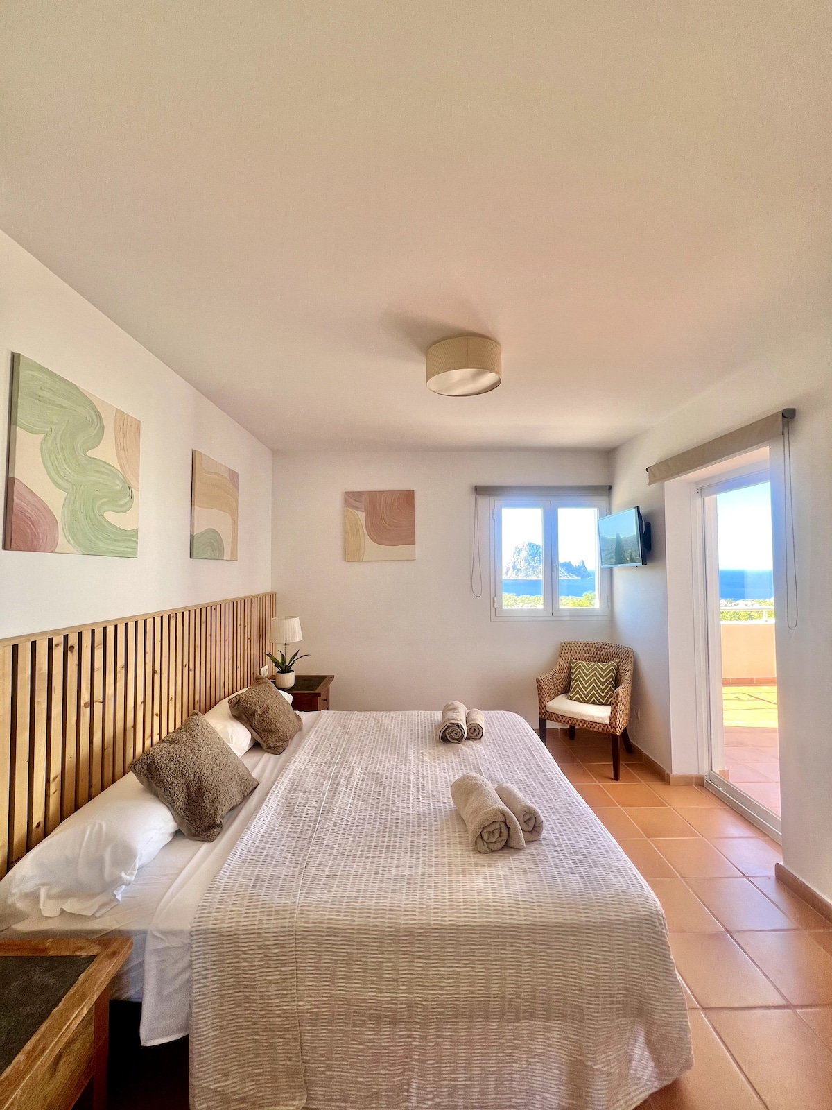 Mionekano ya Es Vedra kutoka dirishani mwa chumba cha kulala. 