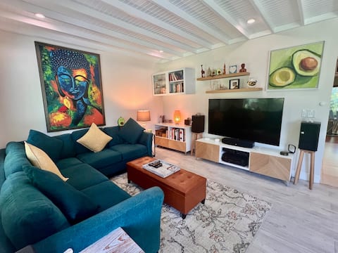 Successful Airbnb property: Lush Avocado Nest w/Spa & Patio in Biscayne Gardens