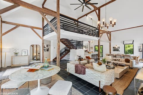 Popular Airbnb listing: The Barn at Calf Creek (Water Mill/Bridgehampton) in Bridgehampton
