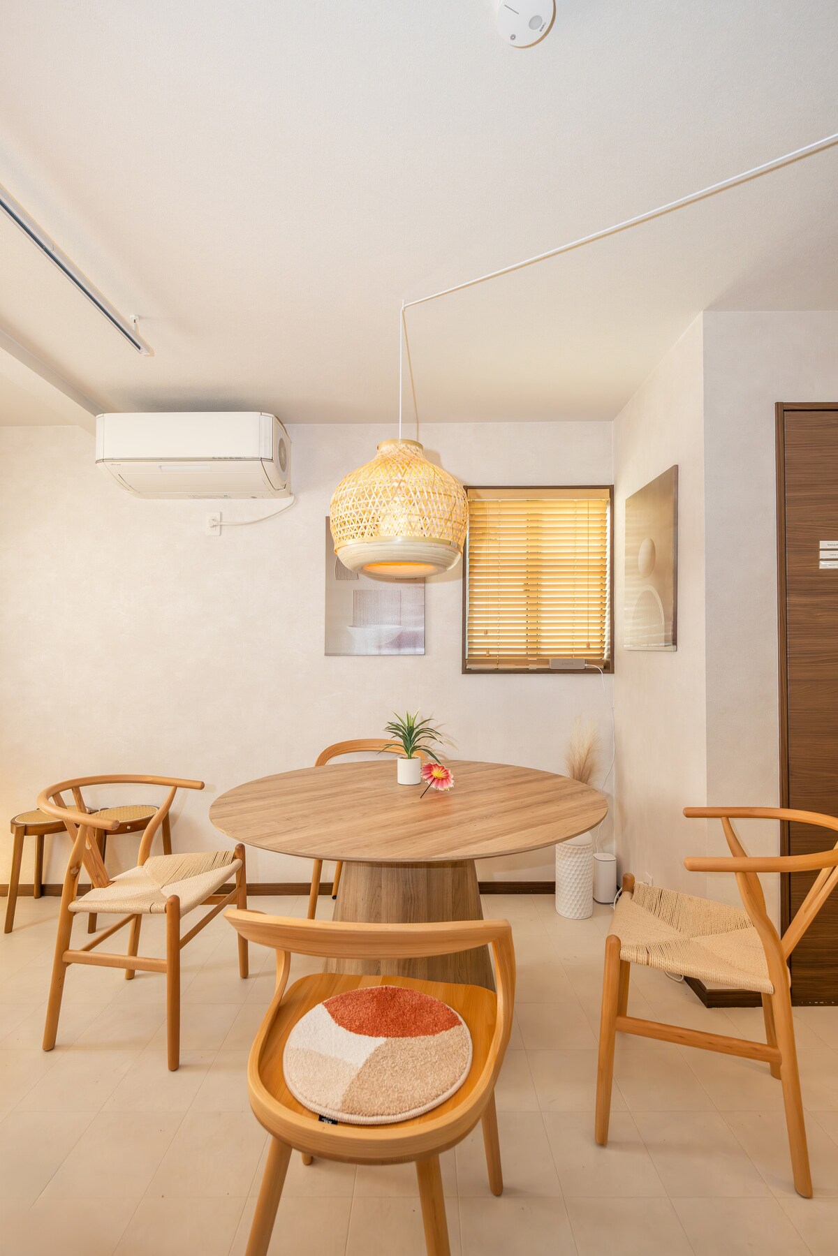4.94-star relaxing accommodation ~ A cozy wooden house / For 8