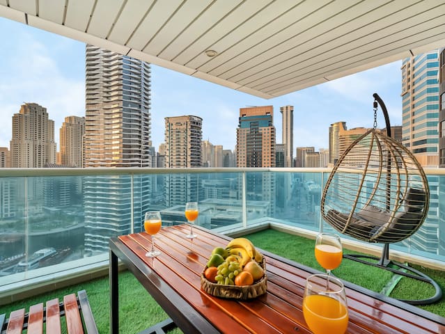 Centric Flat w/ Marina View | Ideal Beach Stay — foto 2