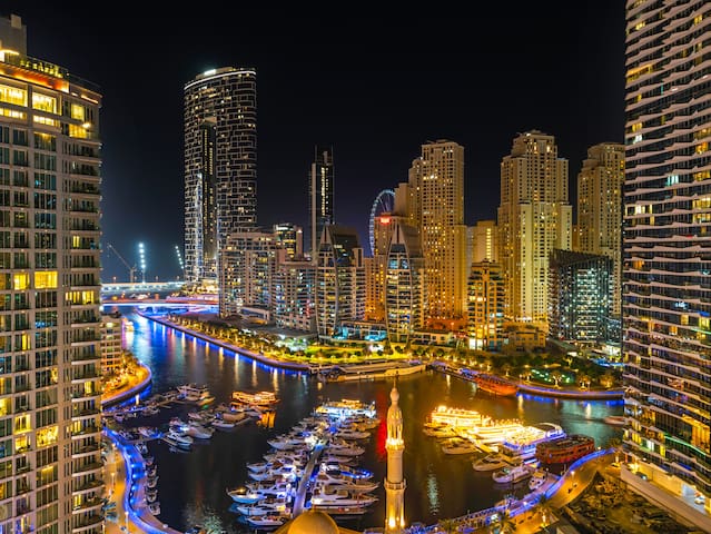 Centric Flat w/ Marina View | Ideal Beach Stay