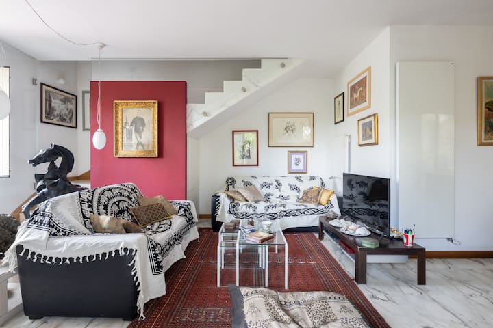 Villa: Mare - Private Parking/pet Friendly - Marina di Massa
