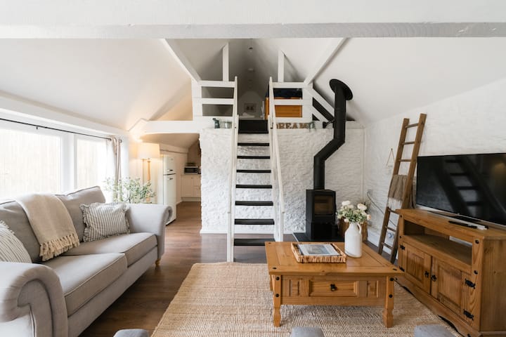 The Dairy Farm Stay With Pool - Oxfordshire